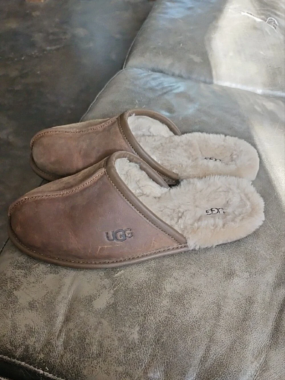 UGG Scuff Men's Brown Leather Shearling-Lined Slip-On Mule Slippers 8